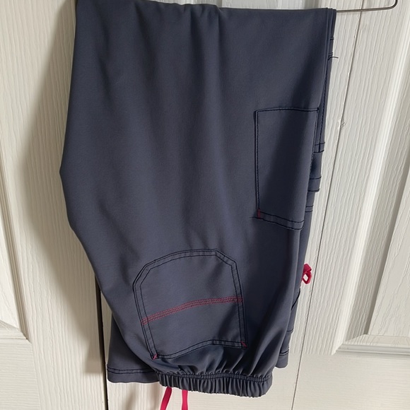 Carhartt Scrub Set - Picture 2 of 2